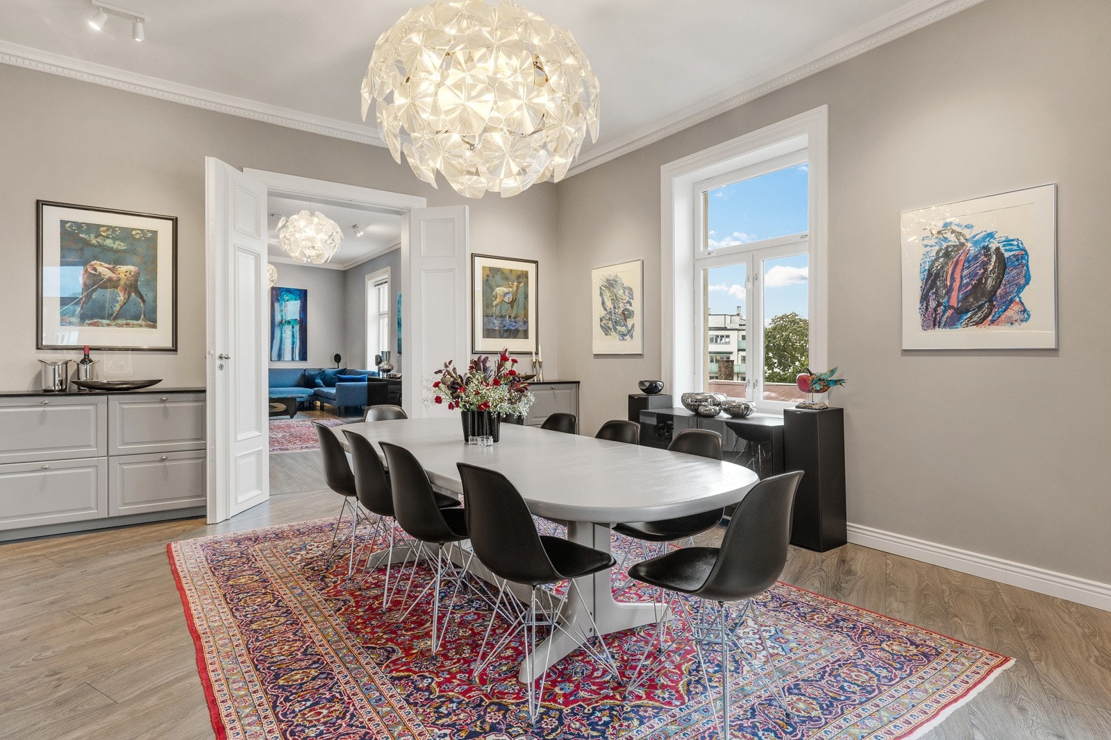 Unik toppleilighet med høy standard fra 2022/23, fantastisk utsikt, klassiske detaljer, balansert ventilasjon og parkering* Galleribilde