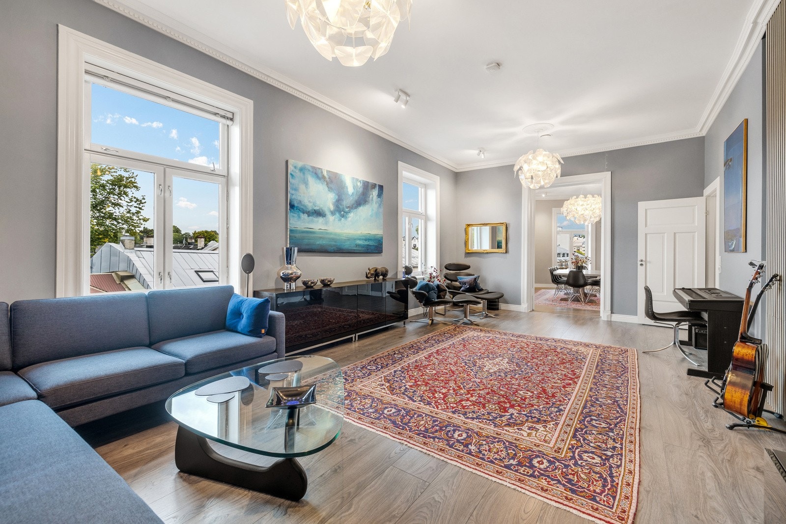 Det er god plass til å etablere et tredje soverom i stuen, som vil ha god plass til dobbeltseng, nattbord og garderobe Galleribilde