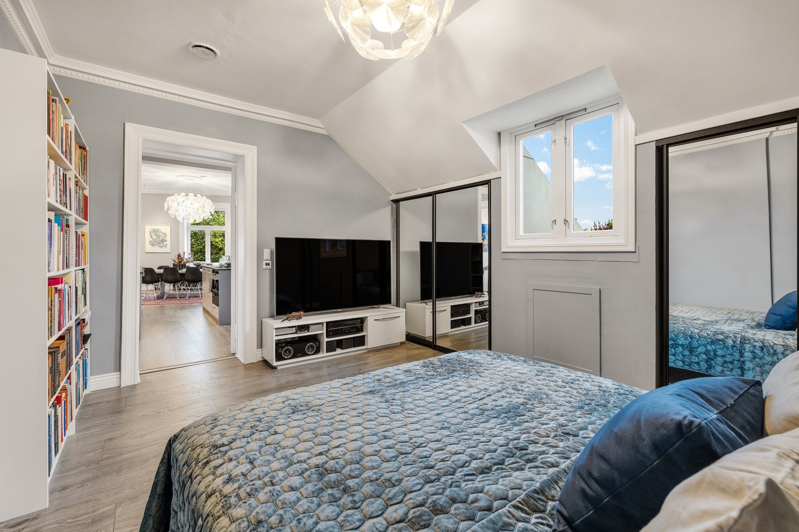 Rommet har flere møblering- og bruksmuligheter som gjesterom, kontor eller barnerom Galleribilde