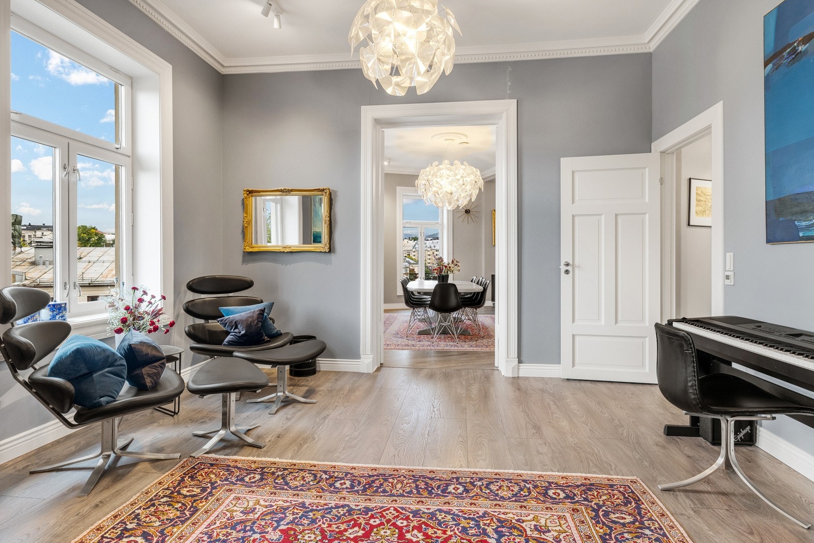 Store, originale doble dører Galleribilde