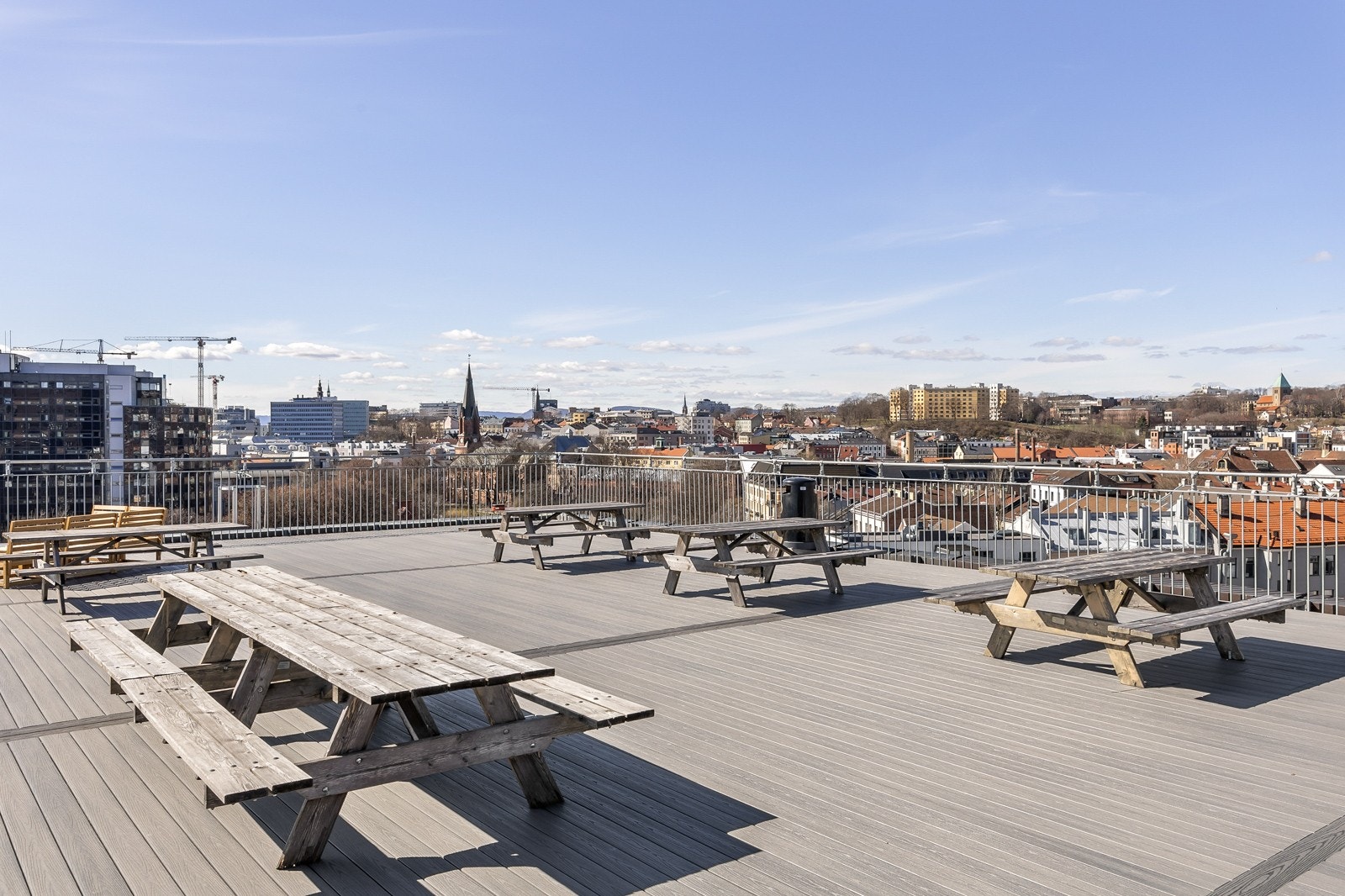 Panoramautsikt fra unik felles takterrasse. Galleribilde