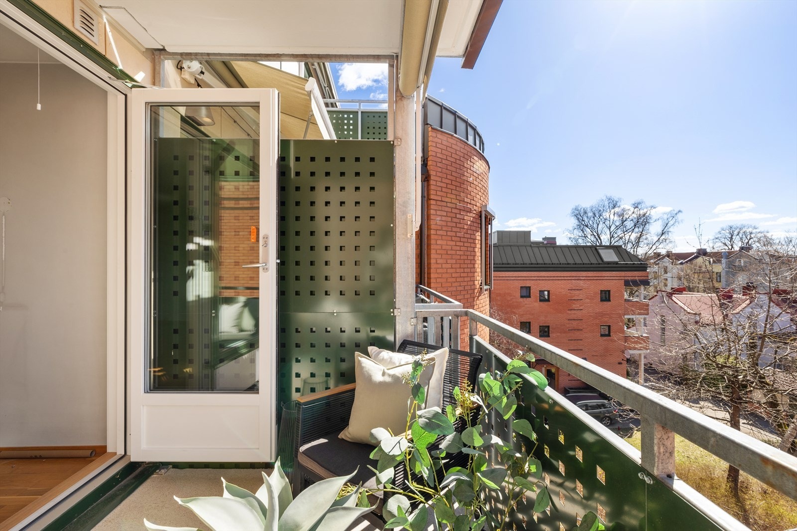- Gode lys- og solforhold og hyggelig utsyn - Galleribilde