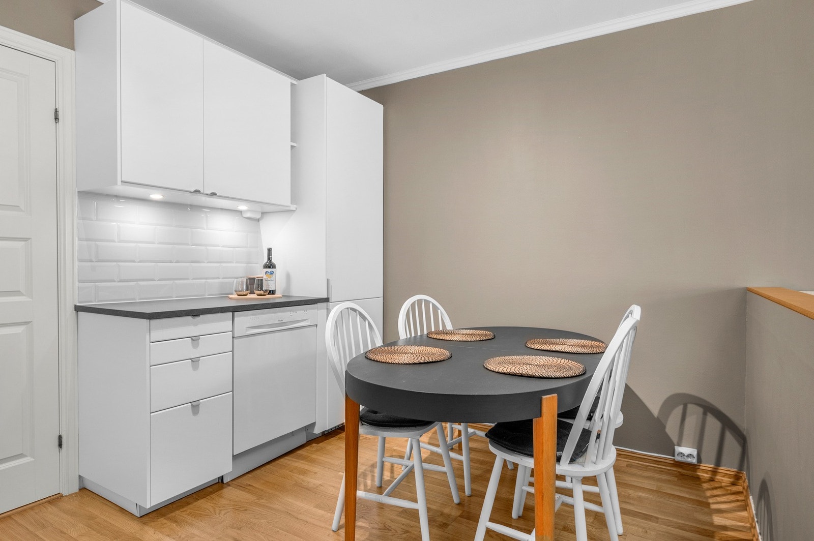 Spisestue. Galleribilde