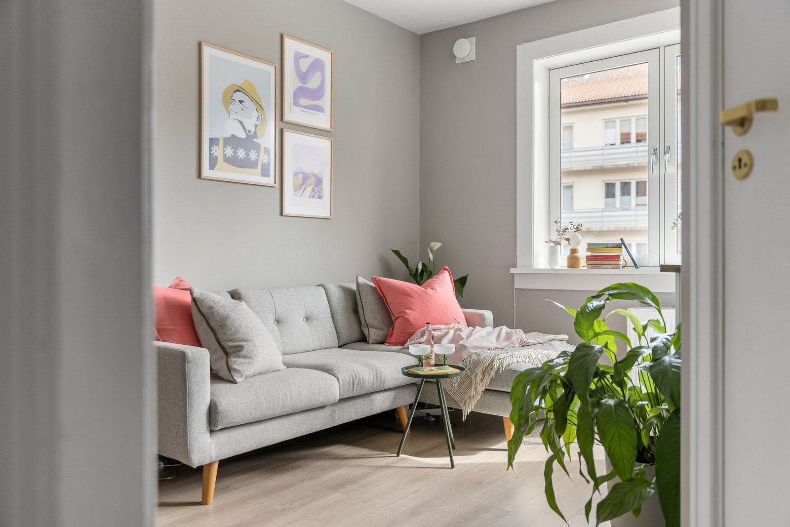 En lys, pen og arealeffektiv 1-roms leilighet med god standard. Galleribilde