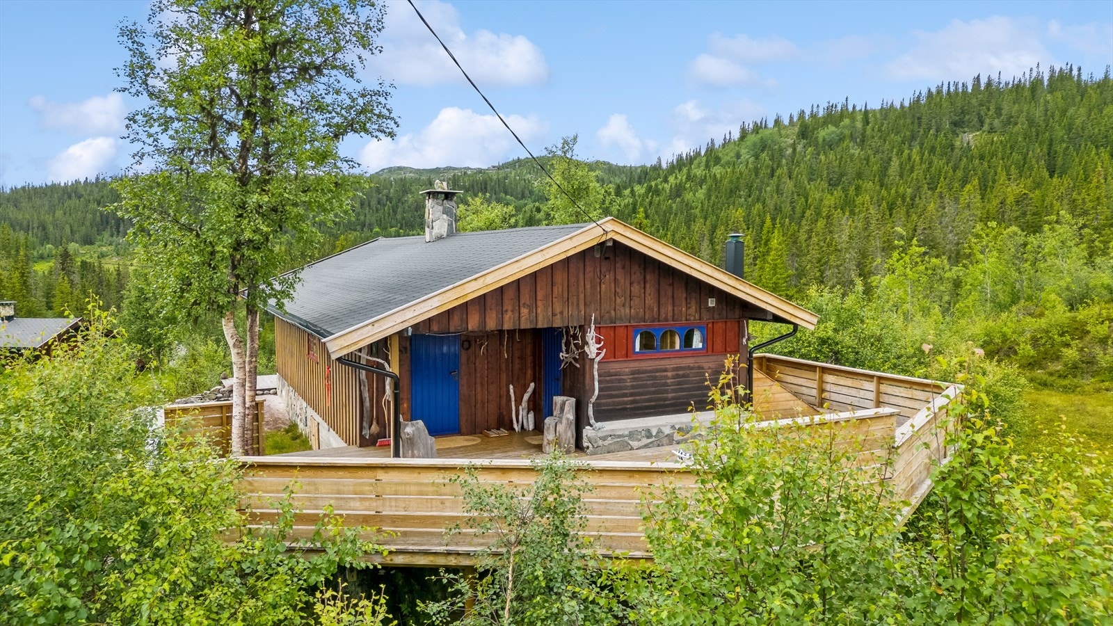 Hytta har en herlig og romslig terrasse. Galleribilde
