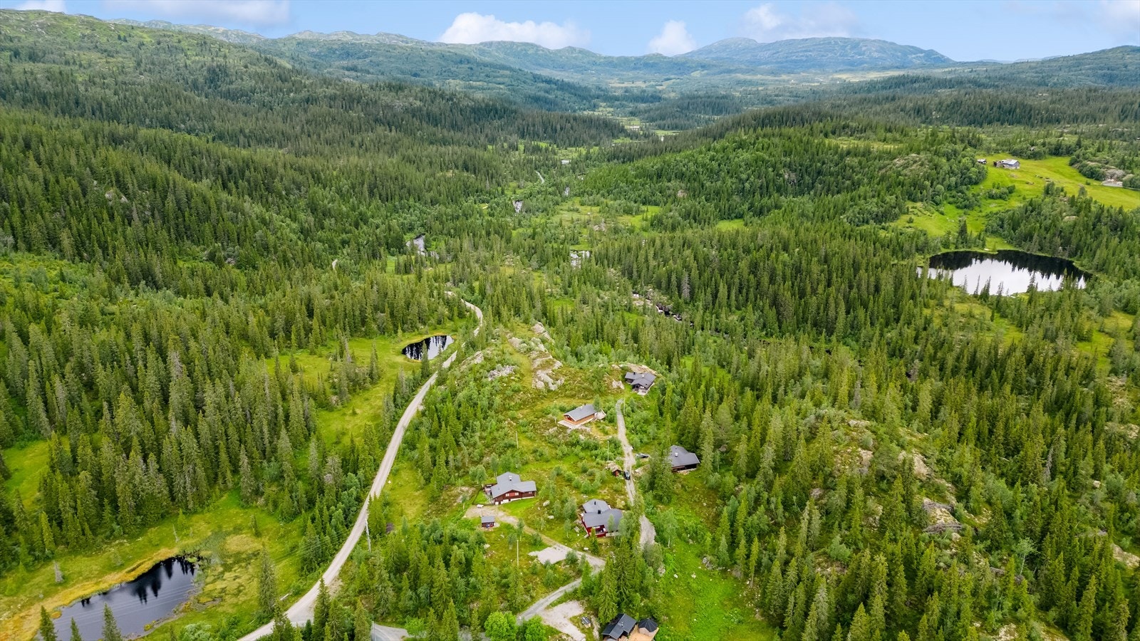 Her finnes det flere, fine turstier og skiløyper i umiddelbar nærhet. Galleribilde
