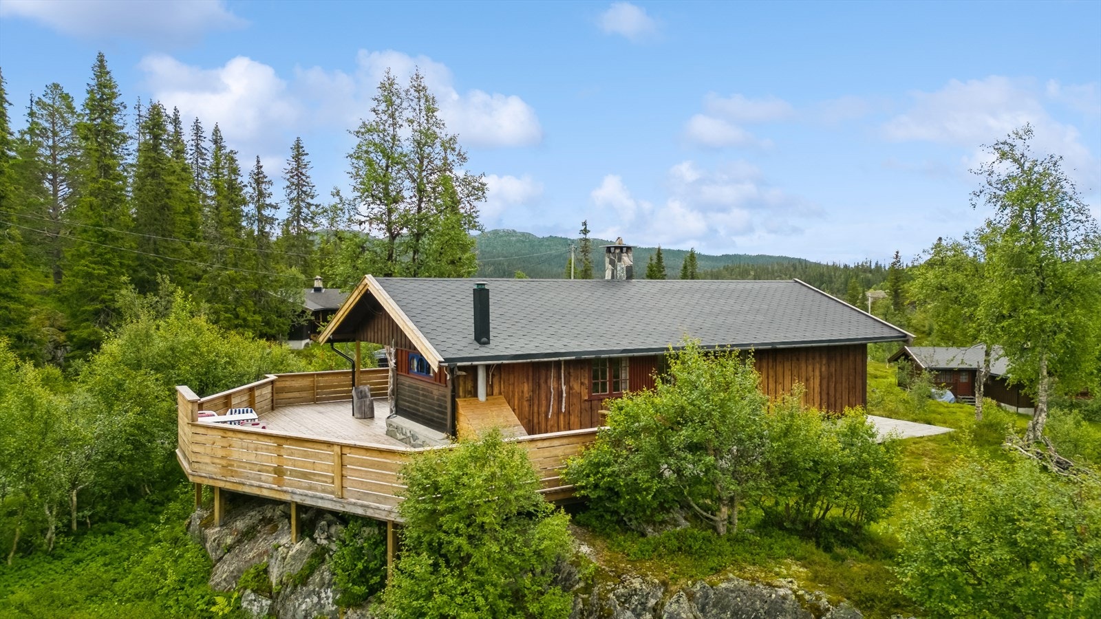 Den ligger ca. 788 moh med flott utsikt over omkringliggende områder. Galleribilde