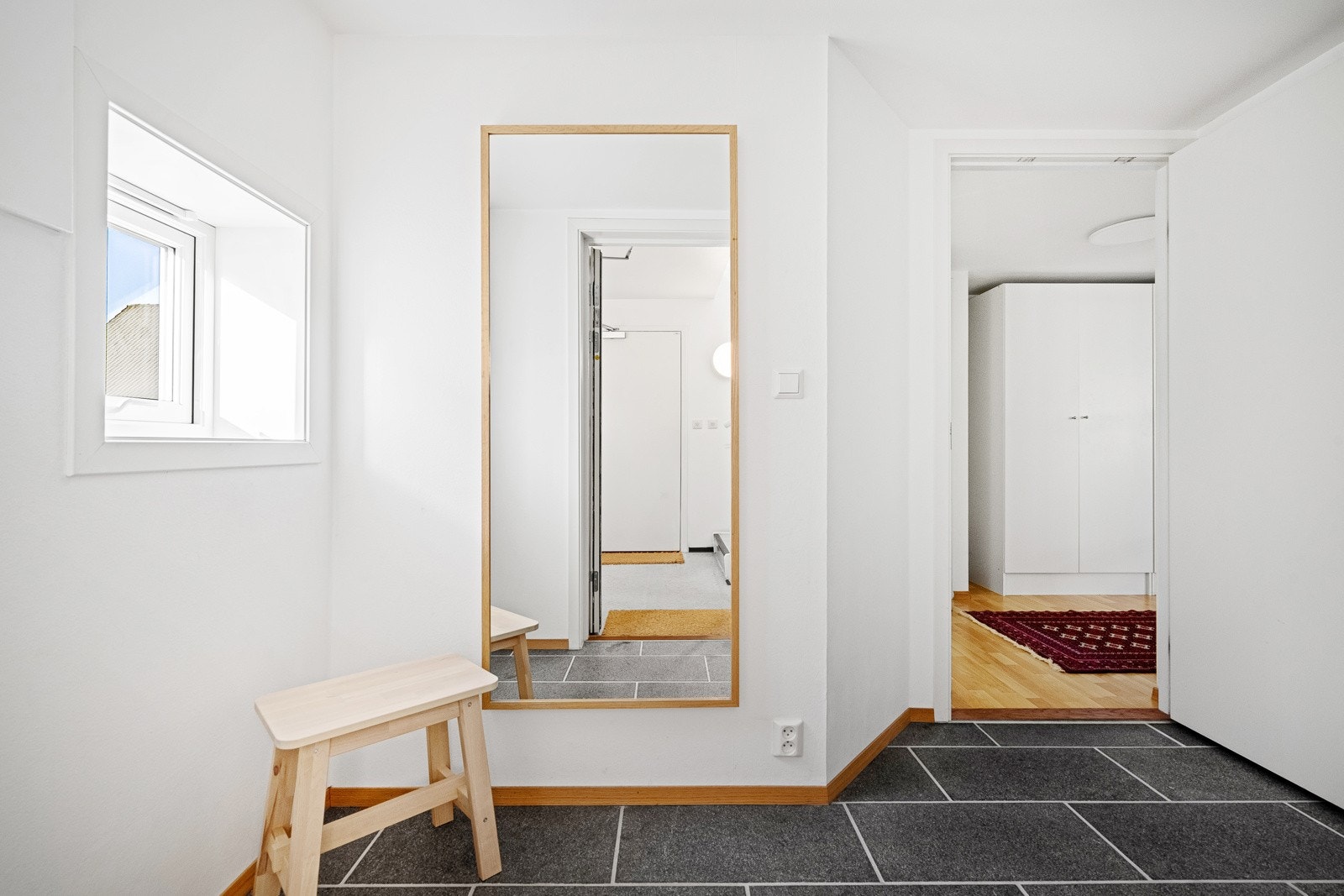 Fliser i gang lagt i 2009. Galleribilde