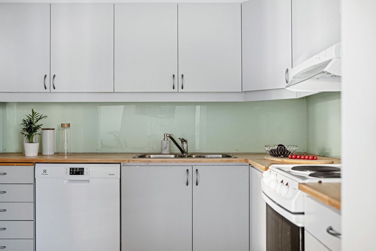 Hvitevarer medfølger handelen. Galleribilde