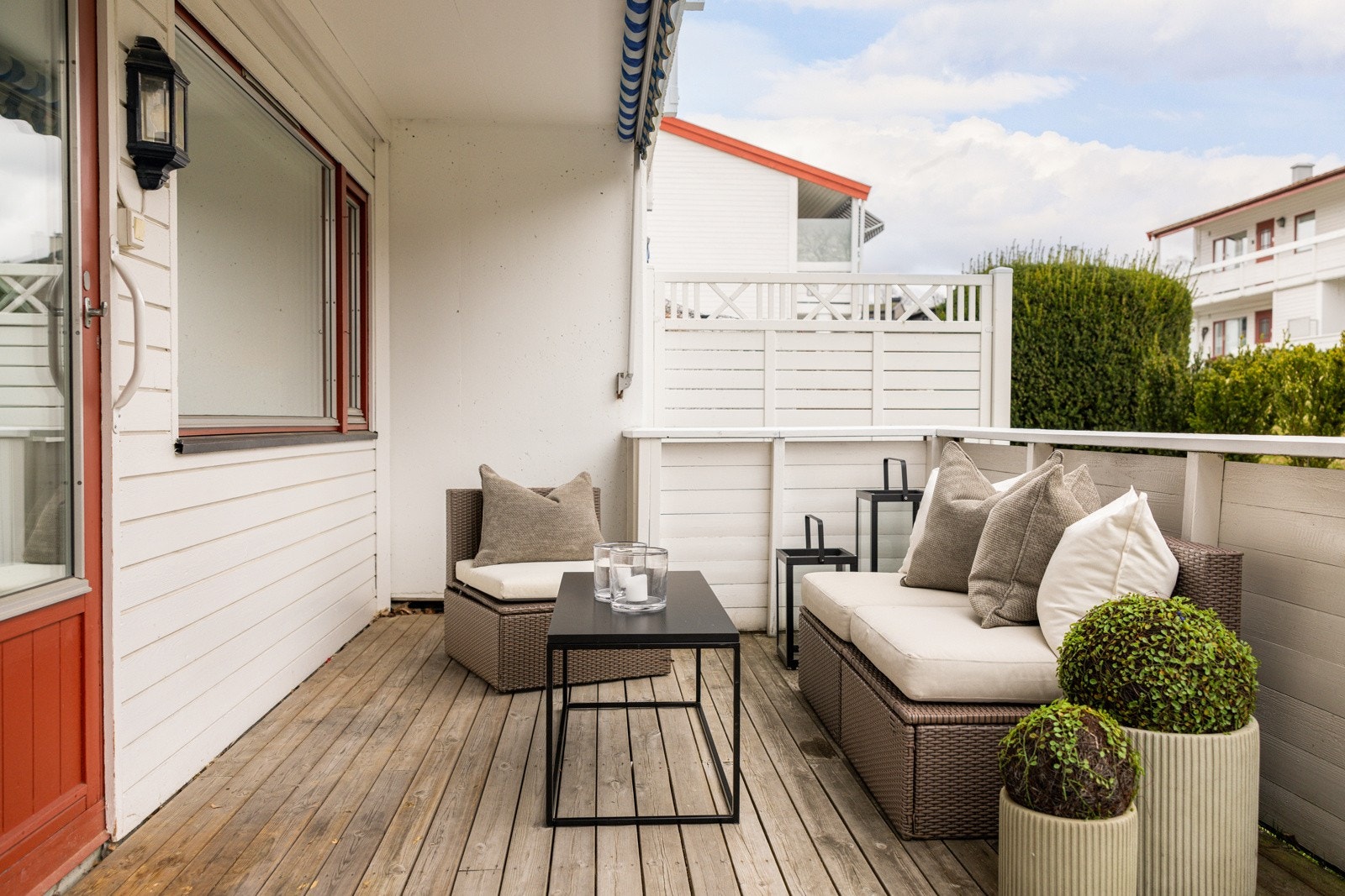 Egen inngang med terrasse på hele 10 m2 Galleribilde