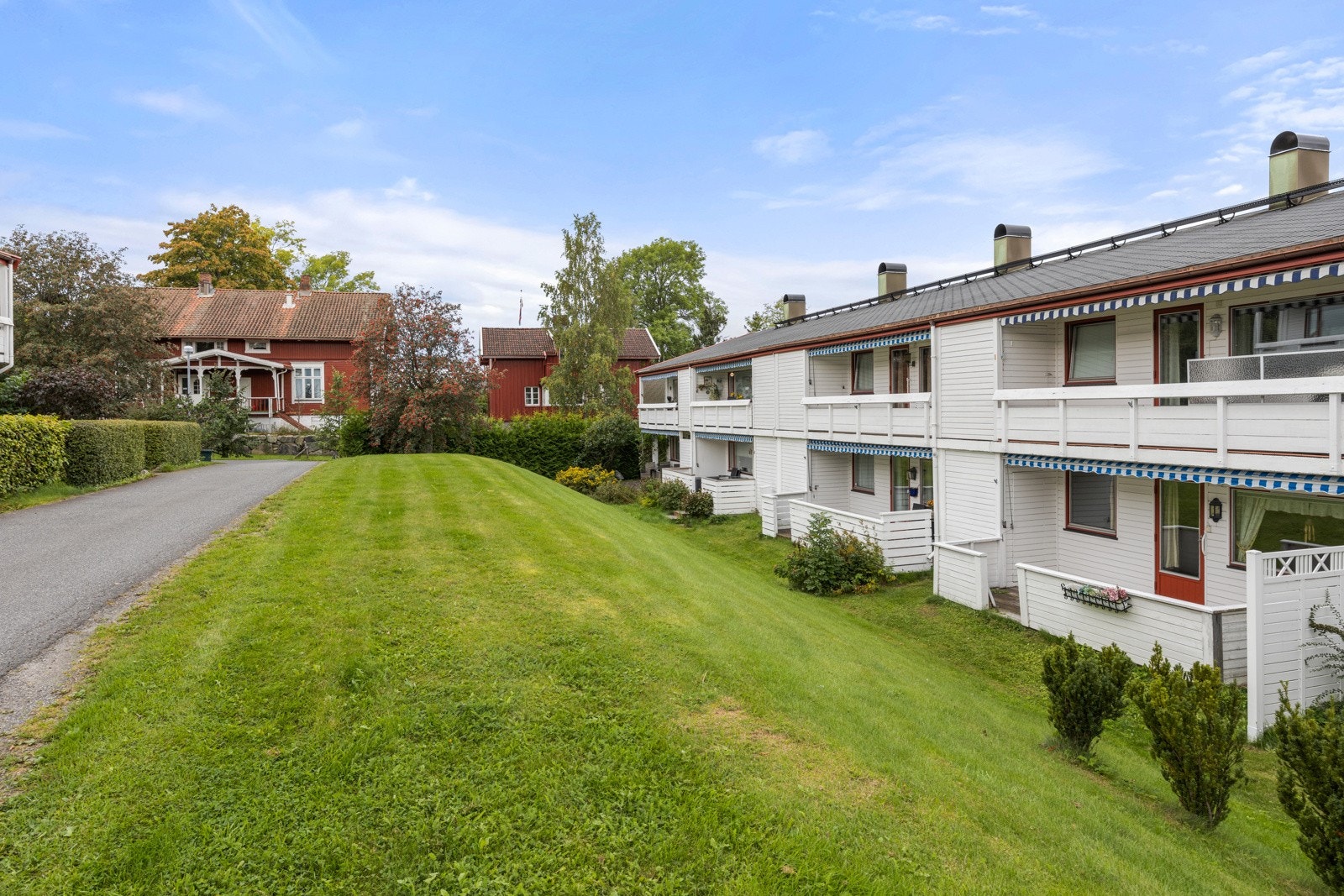 Opparbeidede og frodige fellesarealer. Galleribilde