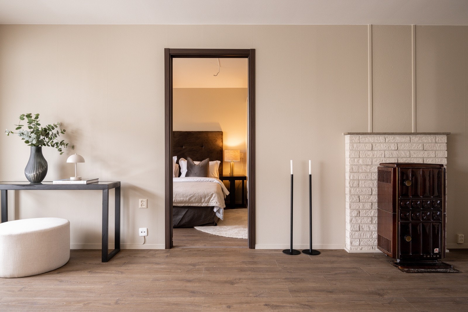 Peis i stuen som gir en god og koselig atmosfære på kalde høst- og vinterdager. Galleribilde