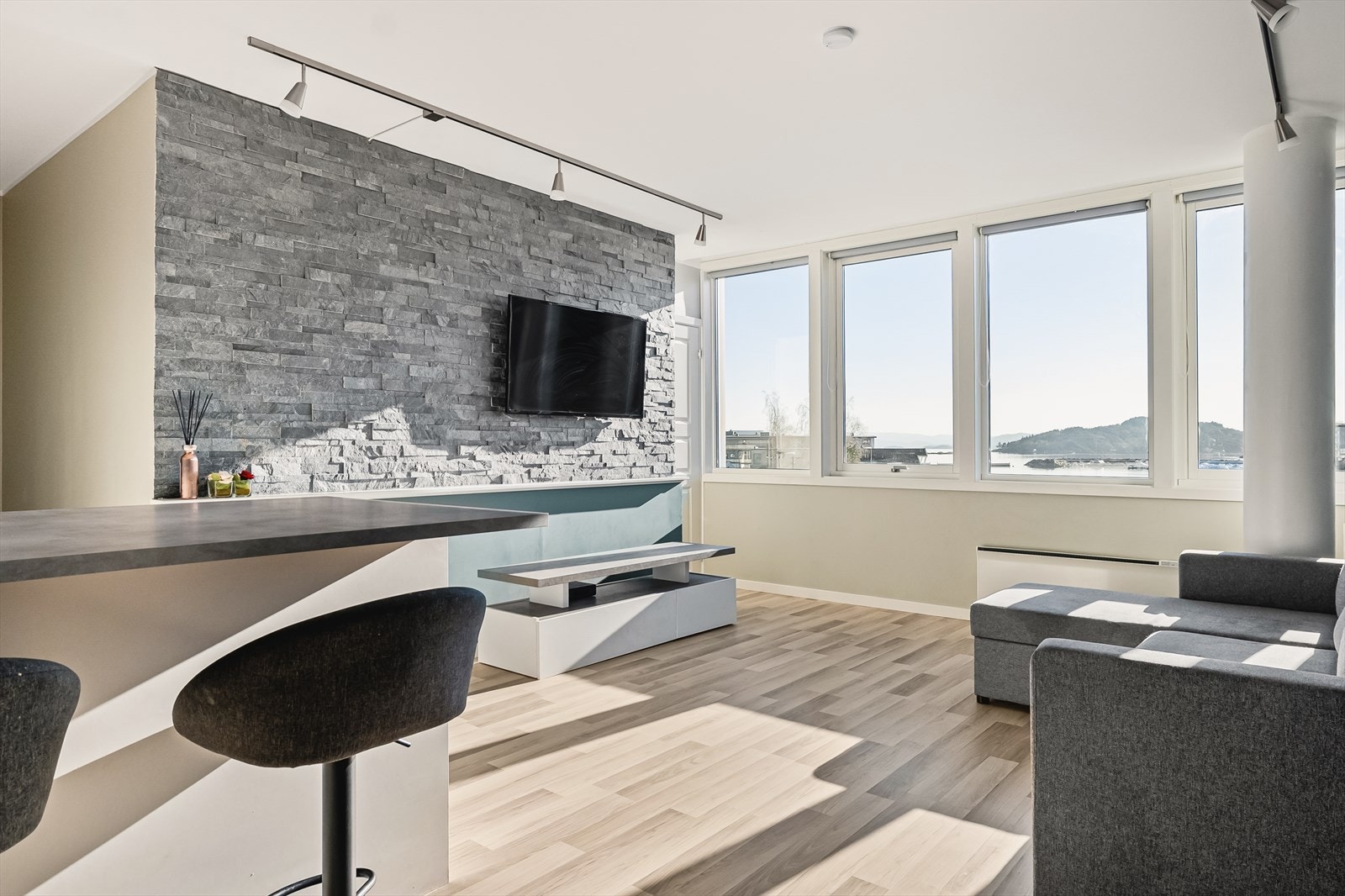 Panelovn i stue og på soverom Galleribilde