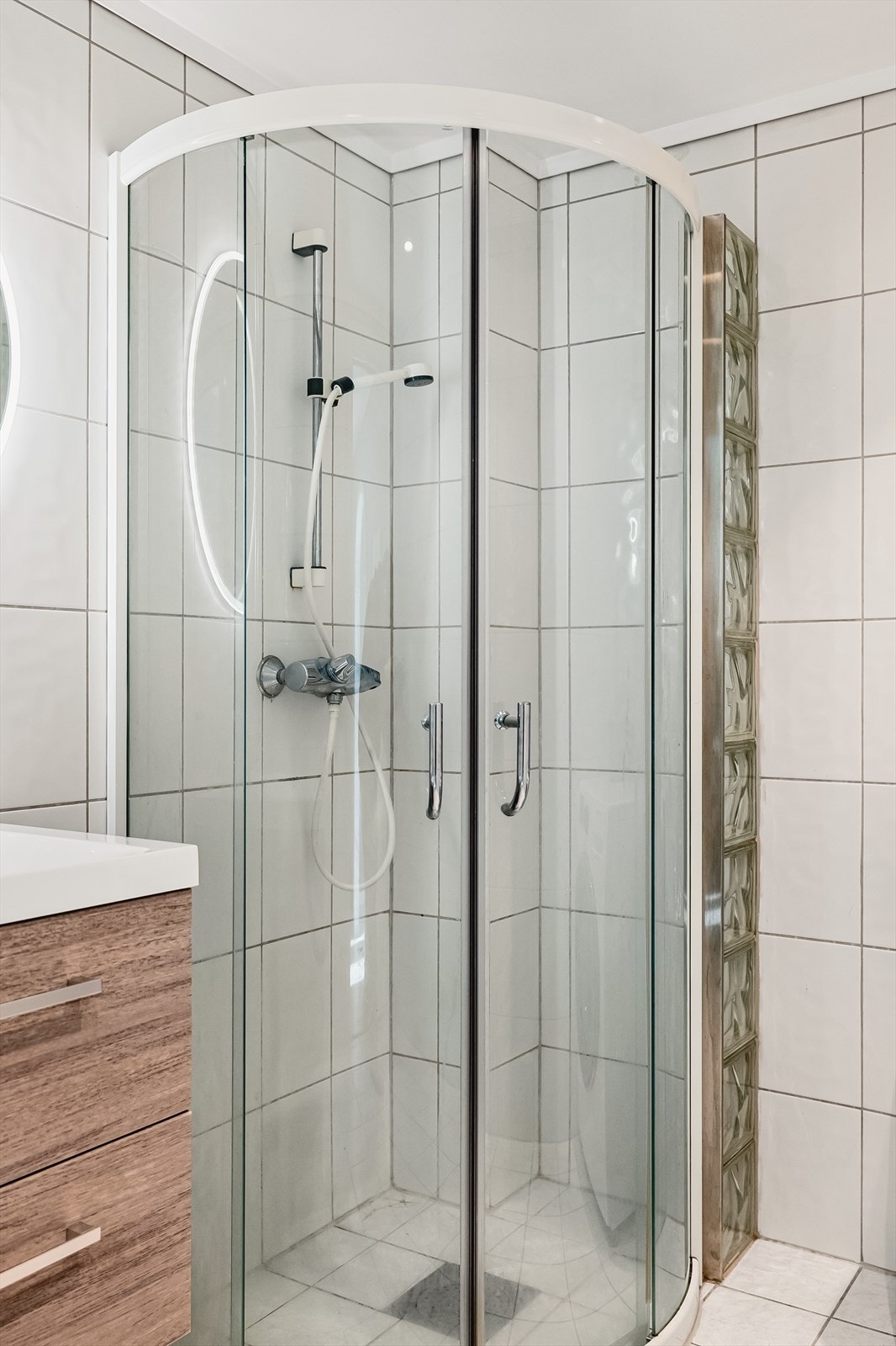 Avsug via Flexit boligventilasjon, styrt via kjøkkenventilator Galleribilde