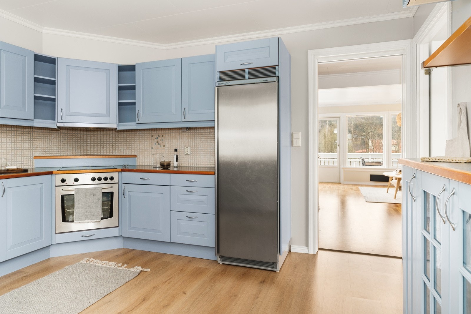 Det separerte kjøkkenet måles til 12,8 kvm Galleribilde