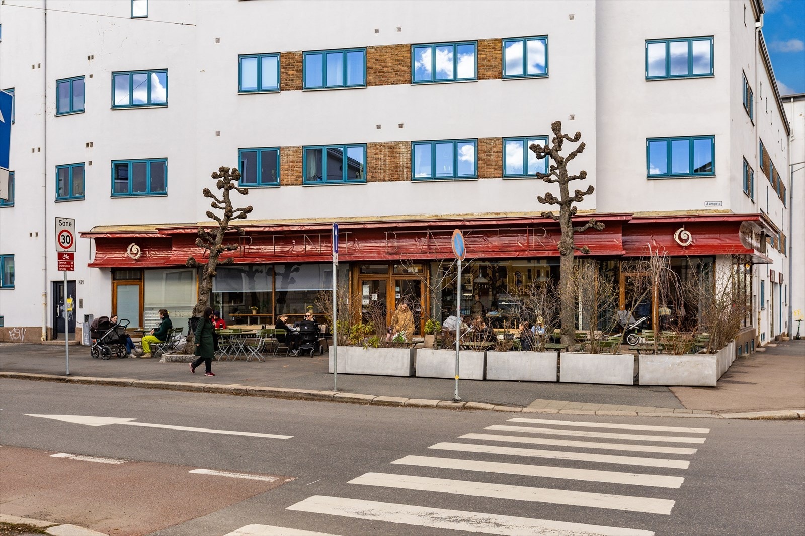 Er du glad i italiensk mat, finner du et lite stykke Italia rett i nærheten i butikken Felloni. Spesialistbutikken ligger i samme bygg som Åpent Bakeri. Galleribilde