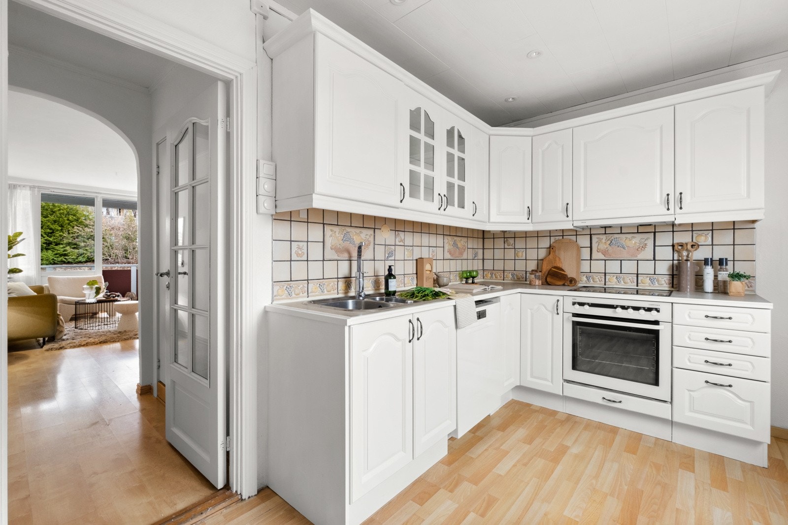 Meget romslig og arbeidsvennlig kjøkkenet. Galleribilde