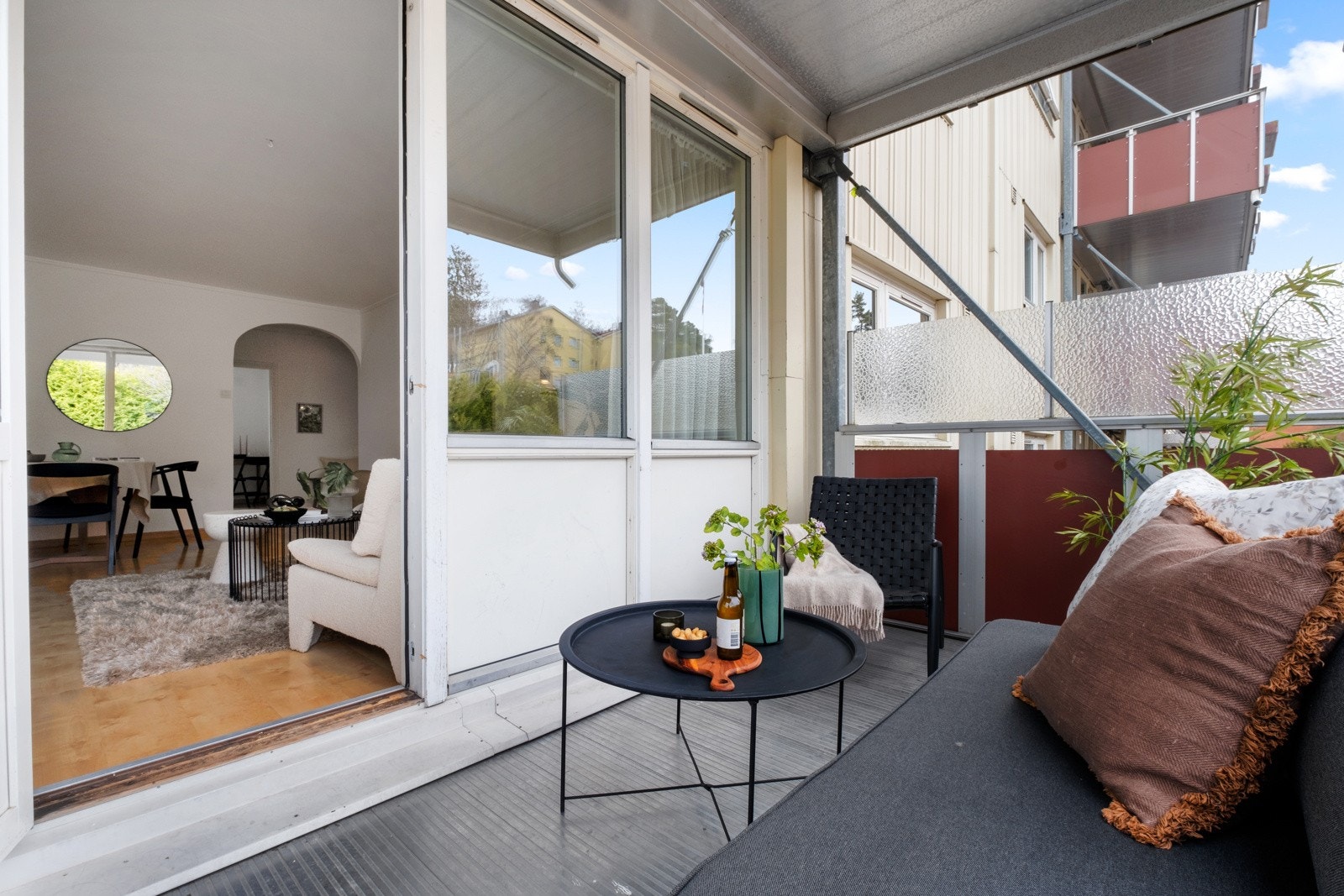 Fra stuen er det utgang til en romslig balkong på 9 kvm. Galleribilde