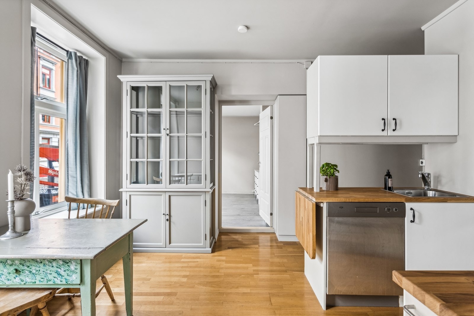 1-stavs eikeparkett på kjøkken Galleribilde