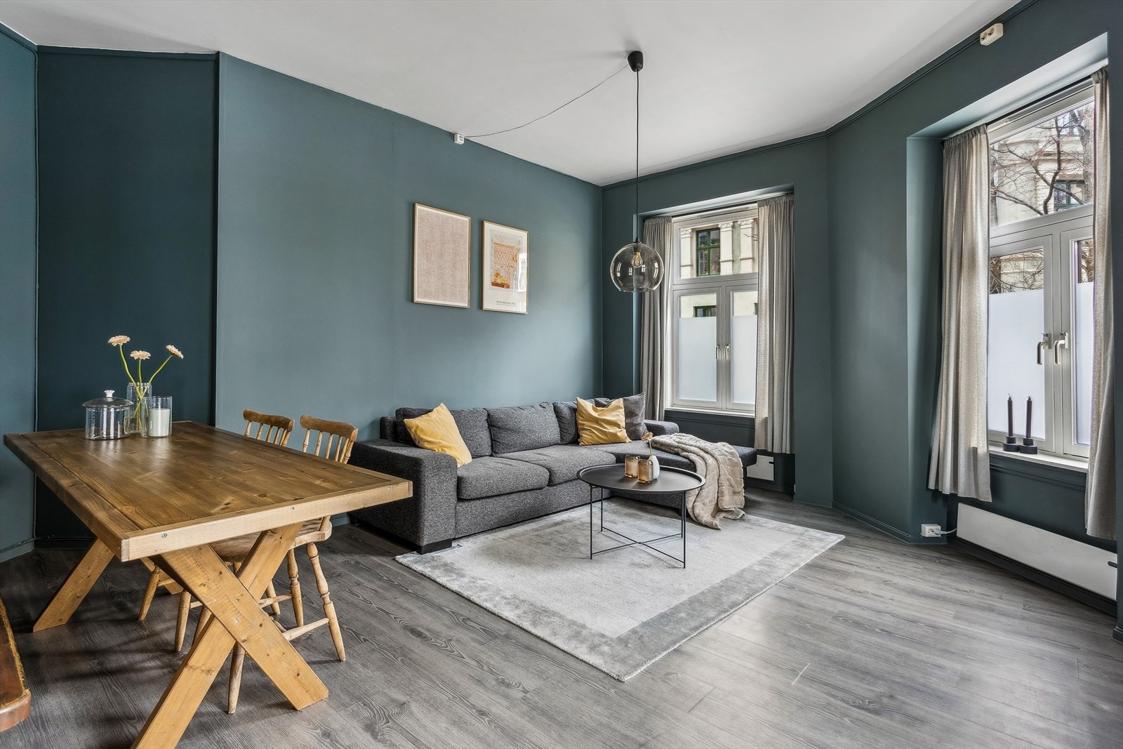 Klikkvinyl på gulv i stue Galleribilde