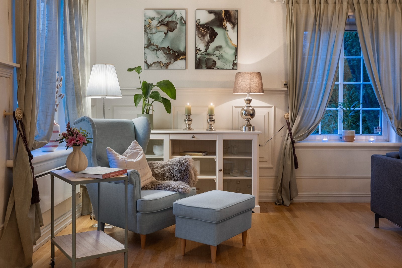 Fra dagligstuen - Brystning med flotte detaljer! Galleribilde