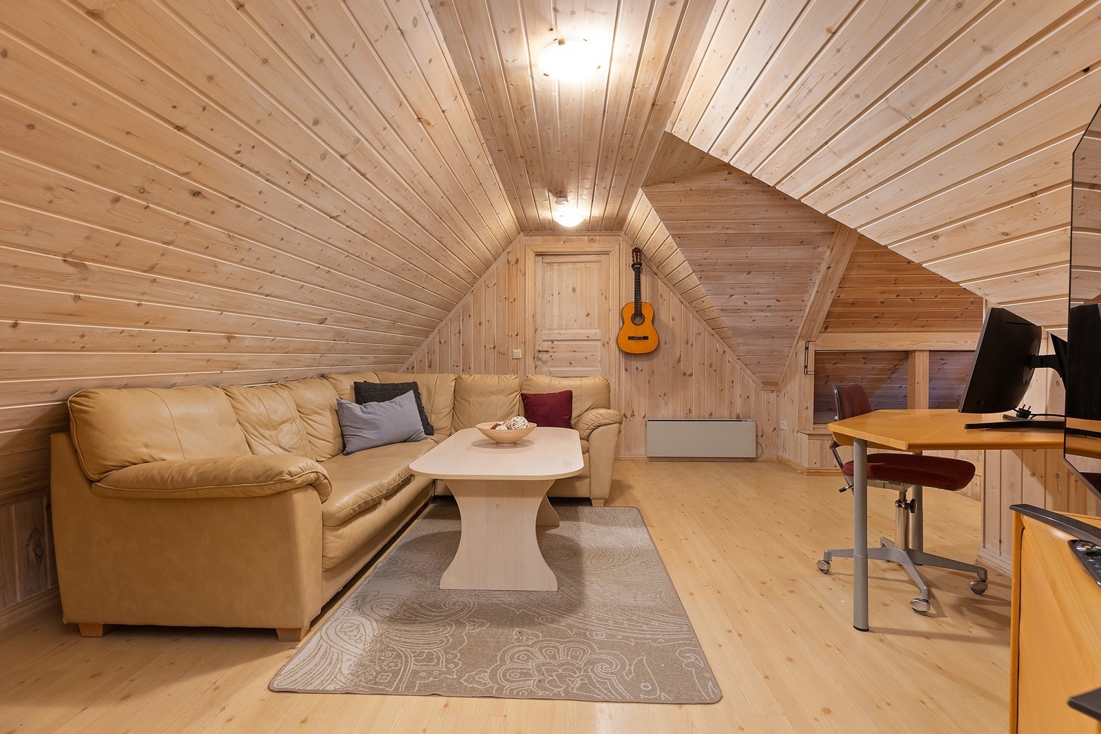 Innredet rom i uthuset (Uthuset er ikke godkjent for varig opphold) Galleribilde