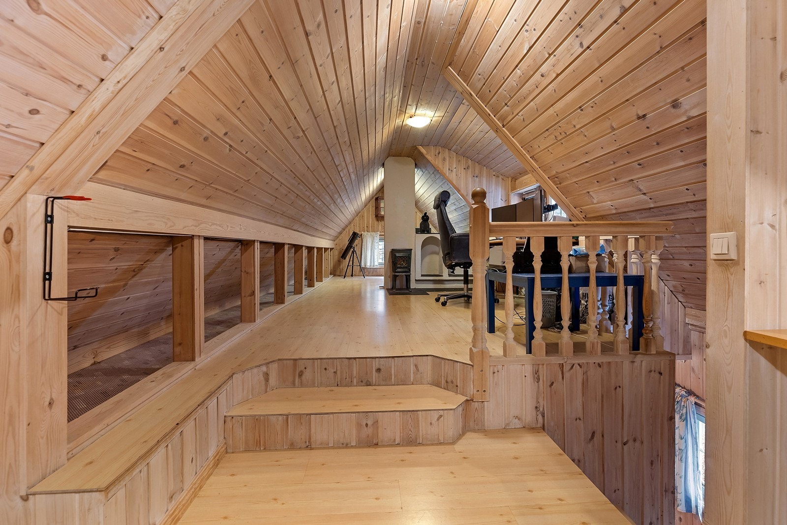 Innredet rom i uthuset (Uthuset er ikke godkjent for varig opphold) Galleribilde