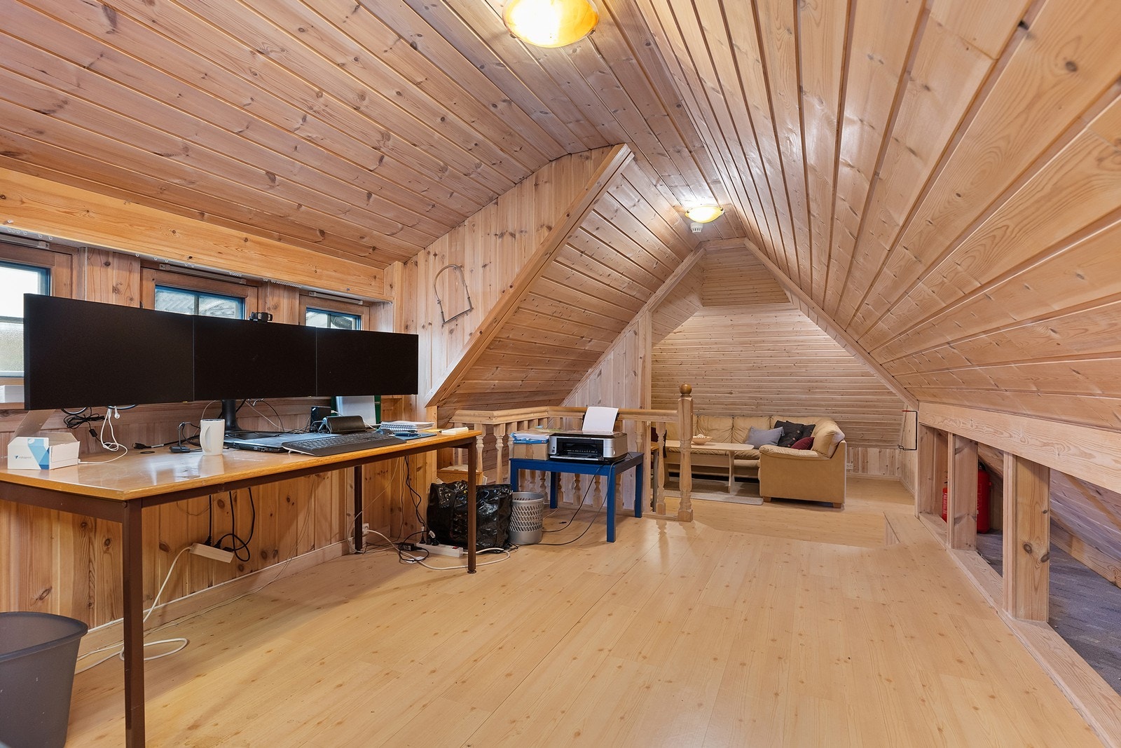 Innredet rom i uthuset (Uthuset er ikke godkjent for varig opphold) Galleribilde