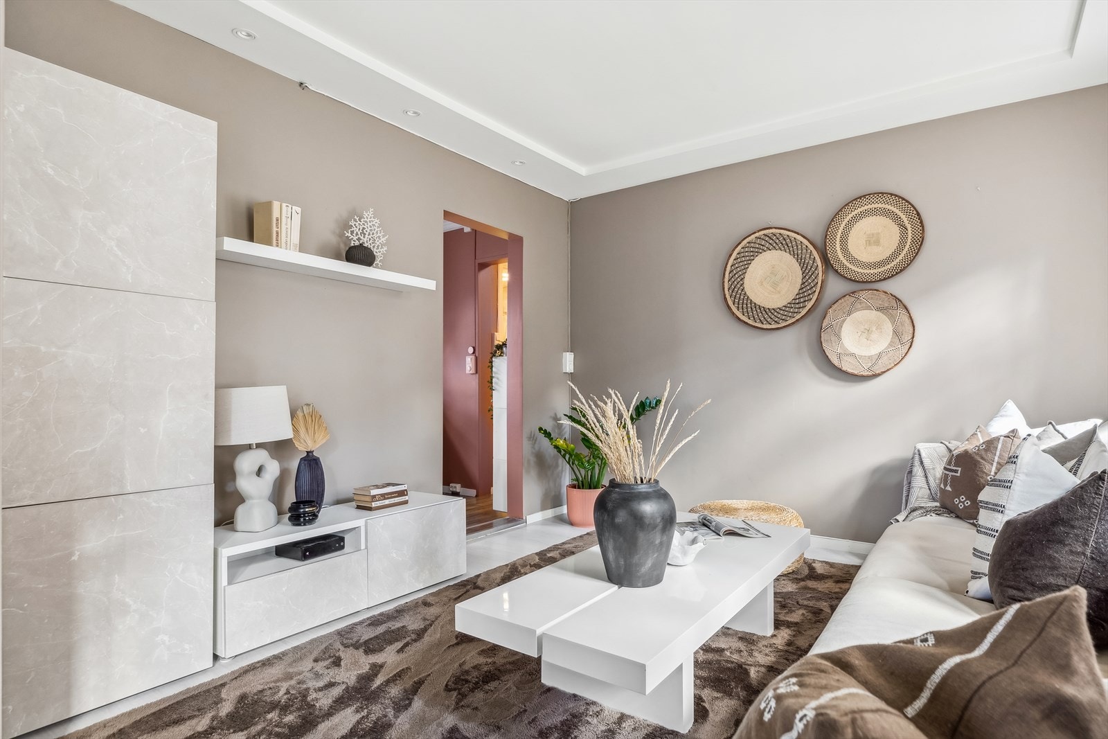 En 2-roms andelsleilighet med god standard, beliggende sentralt i Trondheim med nærhet til alt av servicefasiliteter. Galleribilde