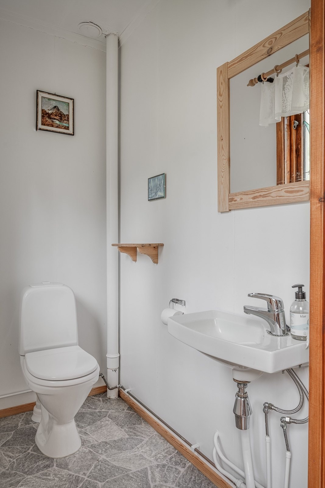 Separat toalettrom. Galleribilde