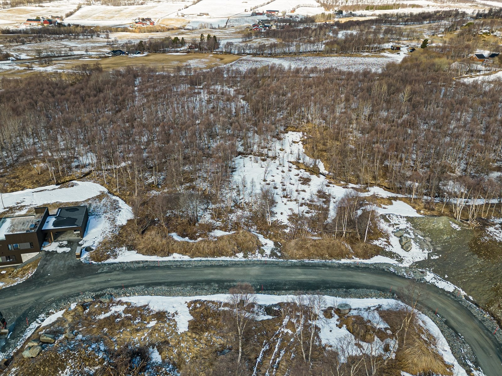 Nærområdet byr på utallige turmål, som Grøtsetra, Skartoppen, Gjevilvatnet og Stensesbruna. Galleribilde