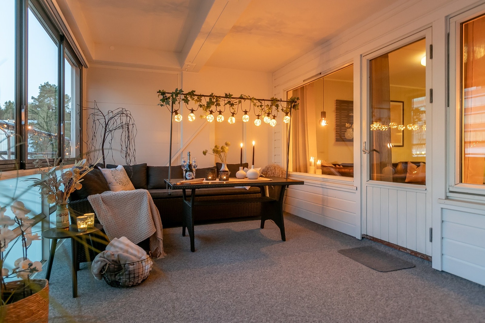 Stor innglasset veranda på ca 20 kvm. Galleribilde