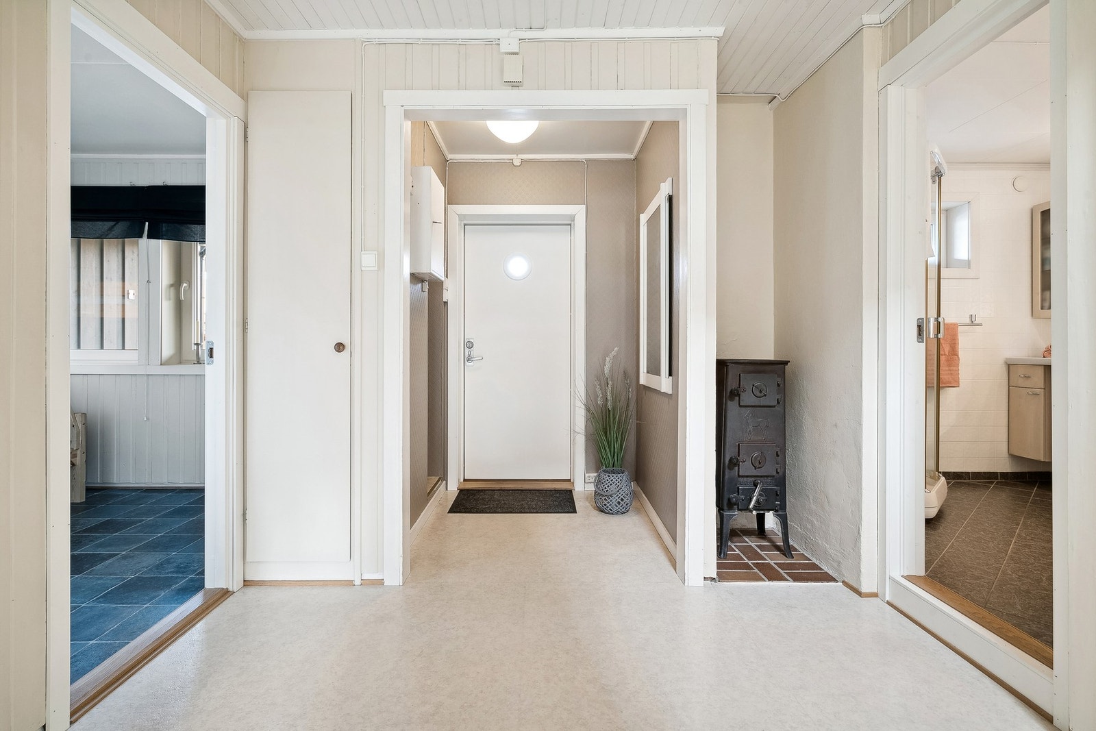 Etasjen byr på 3 soverom og bad. Galleribilde