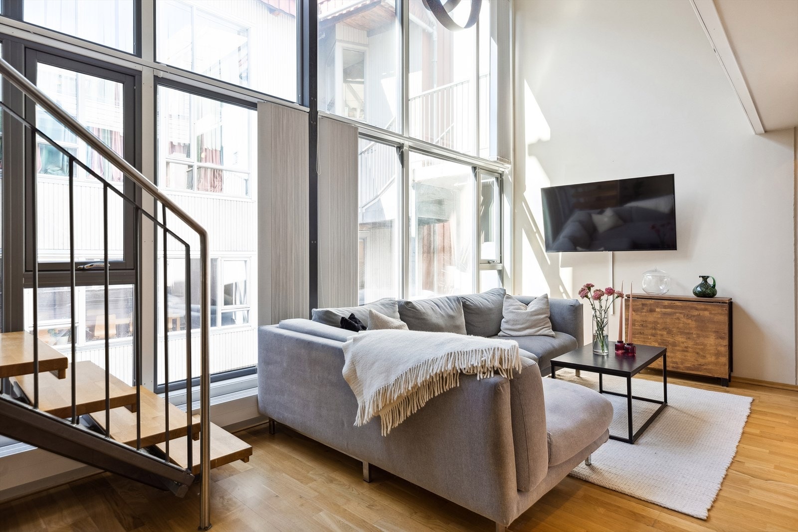 Leiligheten oppvarmes via vannbåren varme tilknyttet fjernvarmeanlegg. Galleribilde