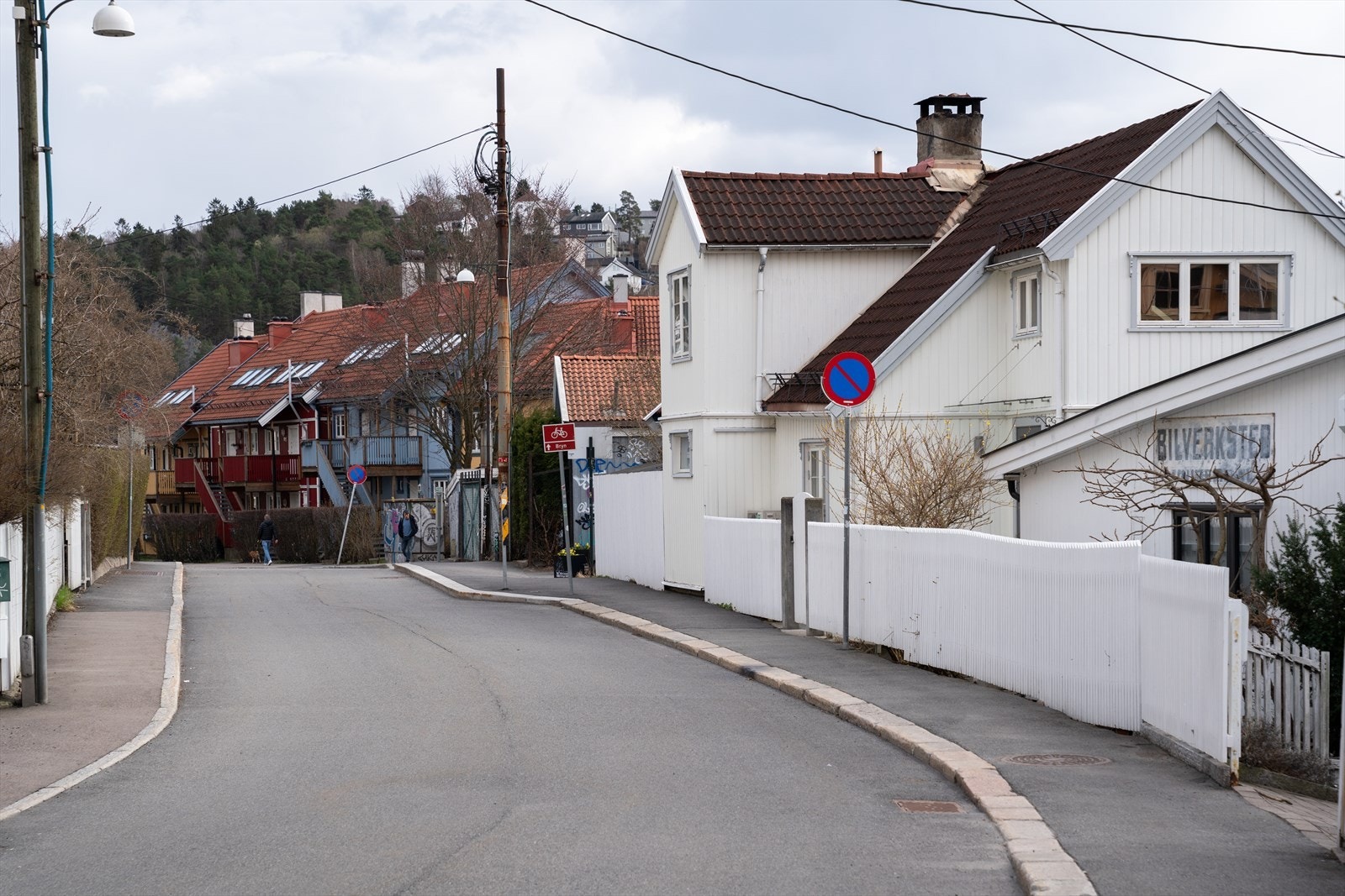 Leilighetens beliggenhet er tilbaketrukket blant rolige gater. Samtidig som at leiligheten ligger kun en kort spasertur til bykjernen. Galleribilde