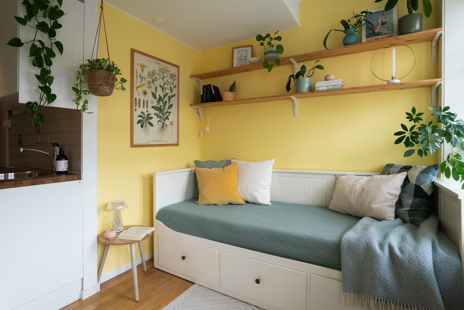 Leiligheten har en god takhøyde og føles gjerne litt ekstra romslig. Galleribilde