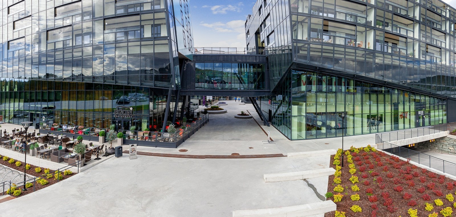 På Horisont finner man flere restauranter og et bredt utvalg av servicetilbud. Galleribilde