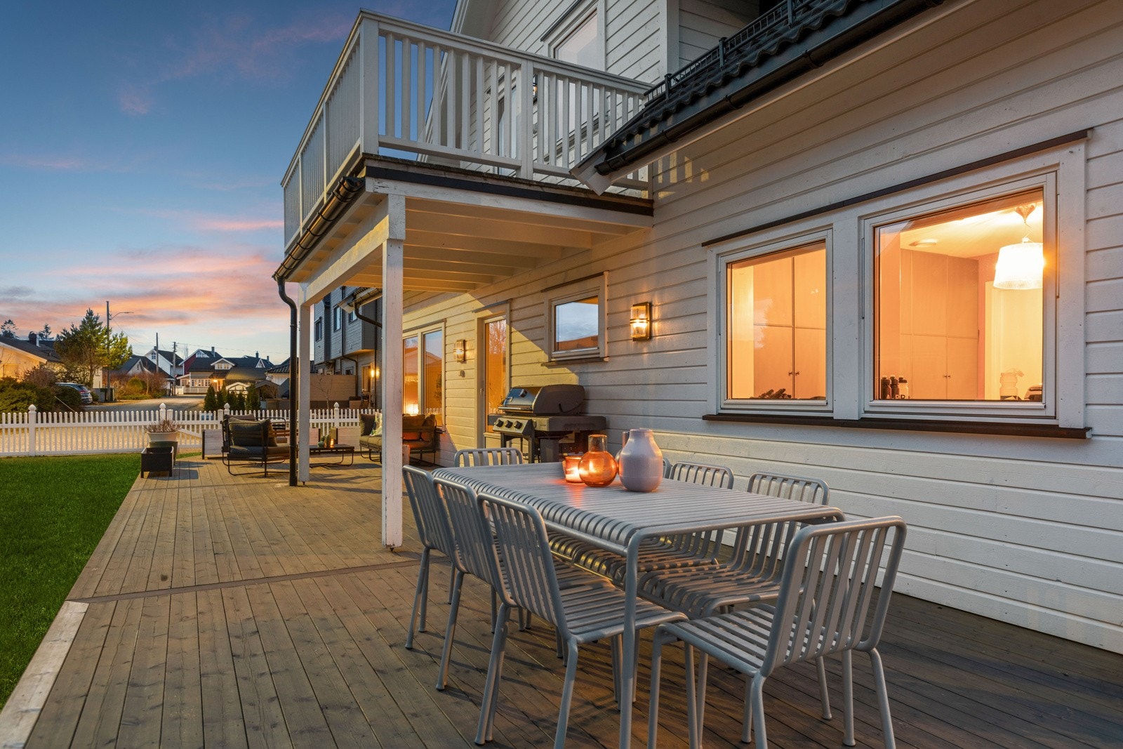 Fra stuen er det utgang til terrasse på 60 m2. Galleribilde