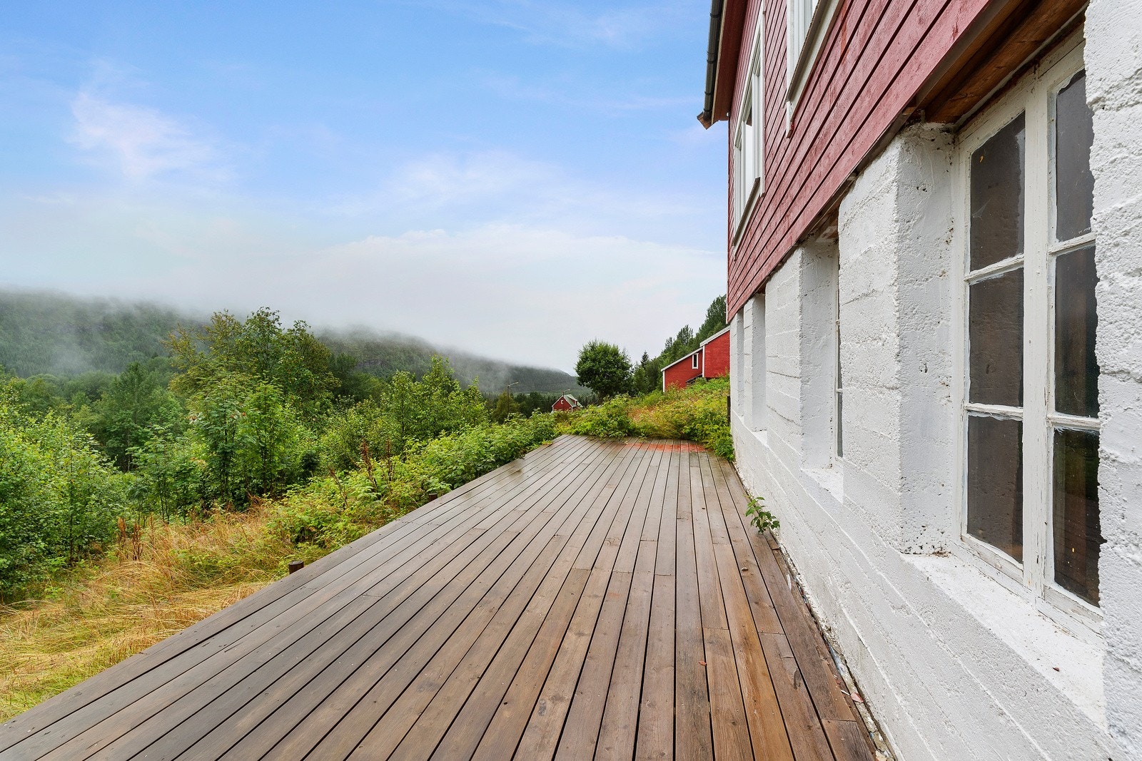 Uteplass med ypperlige solforhold. Galleribilde