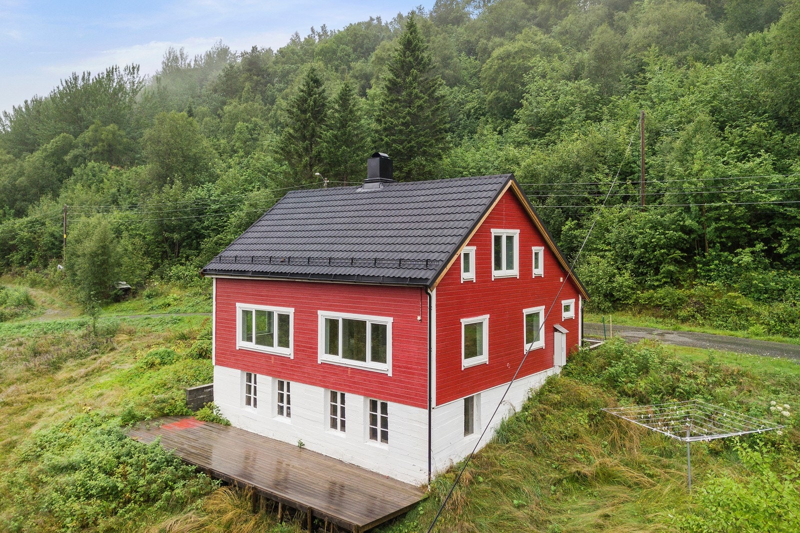 Eiendommen har en tomt på 779 kvadratmeter. Galleribilde