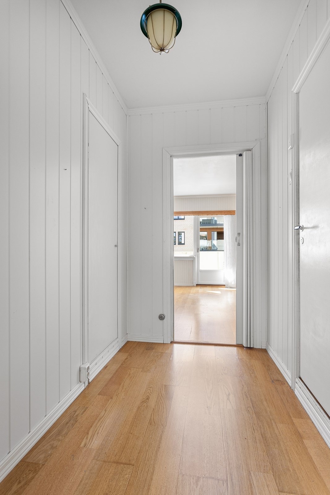 Inn døren til høyre er boden Galleribilde