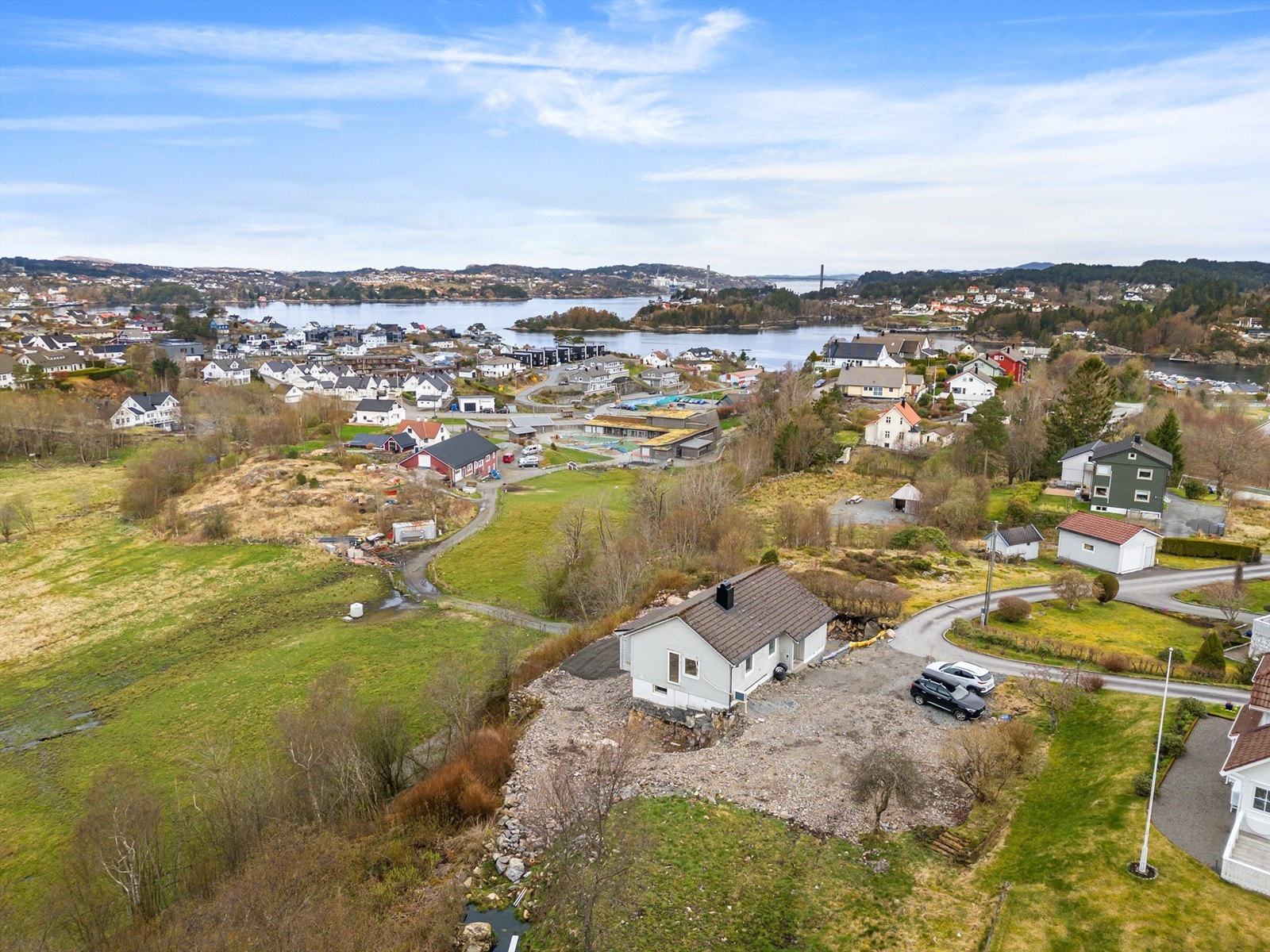 Velkommen til Hillerenveien 154 - Presentert av Åsmund Kvamme - Eiendomsmegler Krogsveen Galleribilde