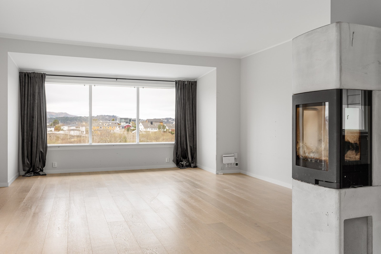 Vedovn skaper hygge og avgir god varme på kalde vinterdager Galleribilde
