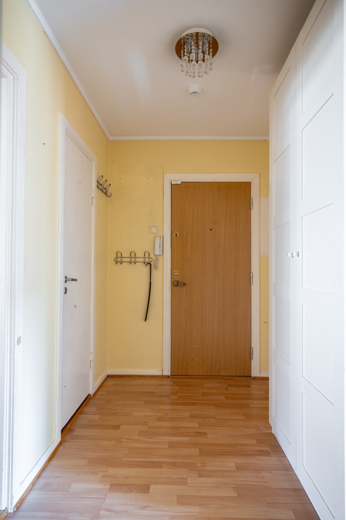 Boligen ligger i byggets 2. etasje. Av ekstern lagring medfølger en kjellerbod på 5 kvm og en loftsbod med gulvareal på 6 kvm. Galleribilde