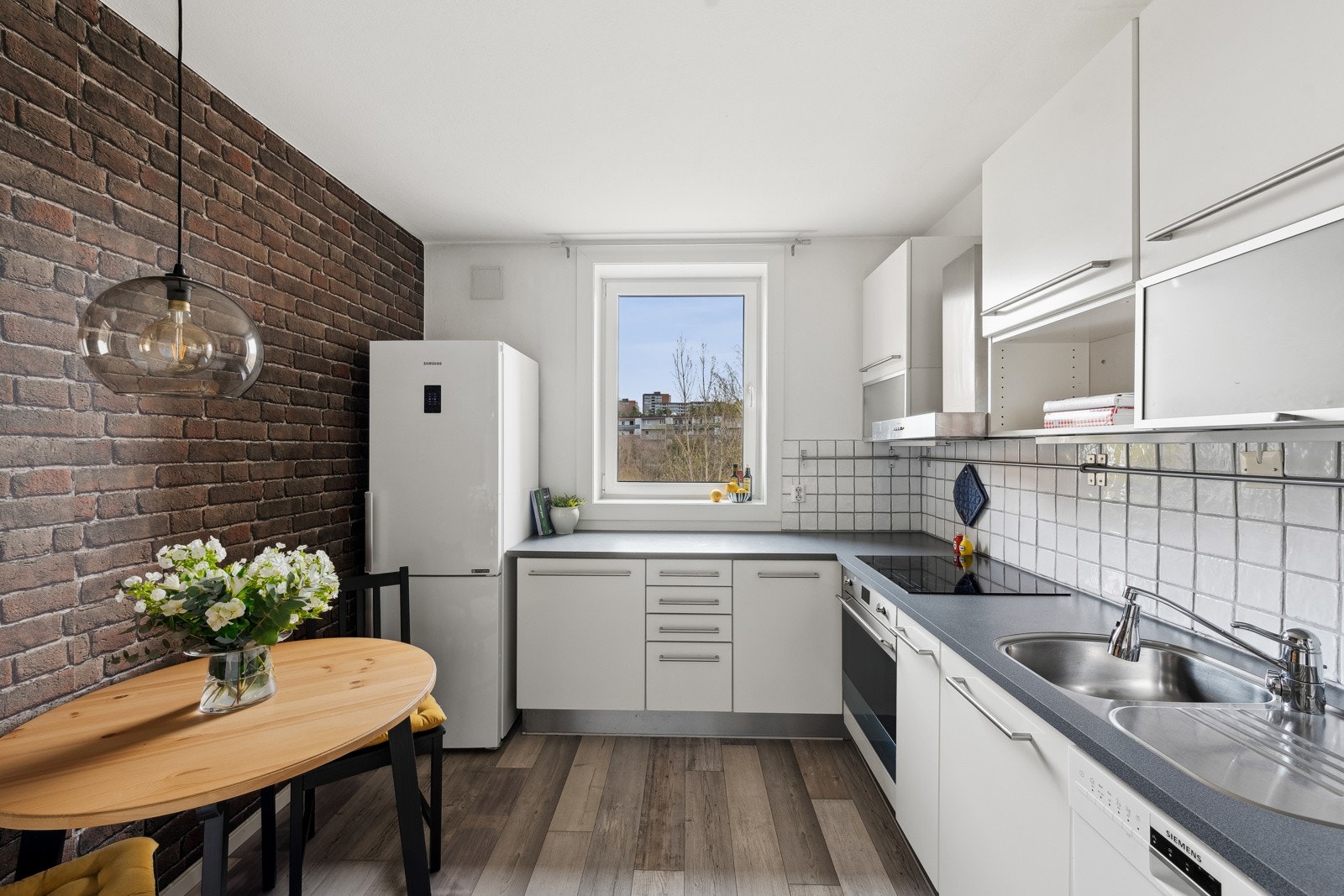 Et hyggelig rom å ta en kopp kaffe og slappe av. Galleribilde