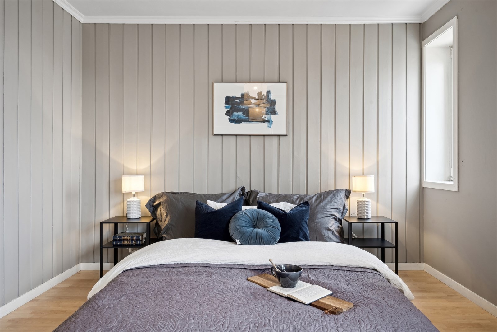 Boligen kan by på tre soverom. Hovedsoverommet er størst og måler i underkant av 14 m². Galleribilde