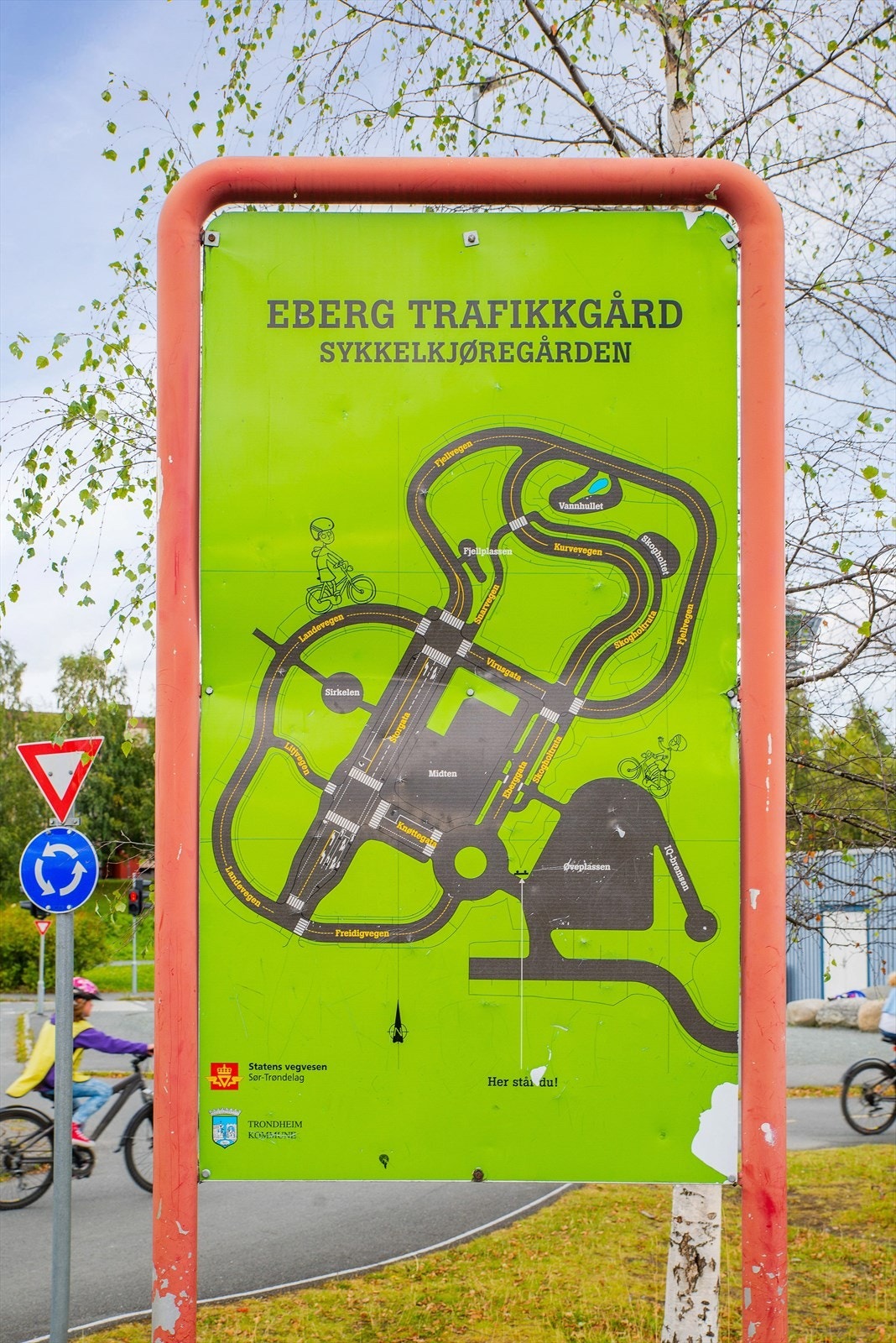 Sykkelbanen på Eberg er veldig populær for de yngste "trafikantene" Galleribilde