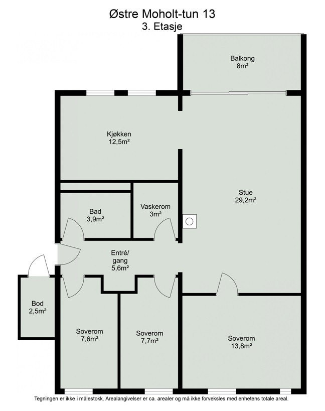 Leiligheten har svært god planløsning med store oppholdsrom, 3 soverom med plass til garderober og bad/ vaskerom som ligger vegg i vegg. Det er også lagringsplass i flere eksterne boder hvor en ligger i oppgangen og 2 i kjeller. Galleribilde