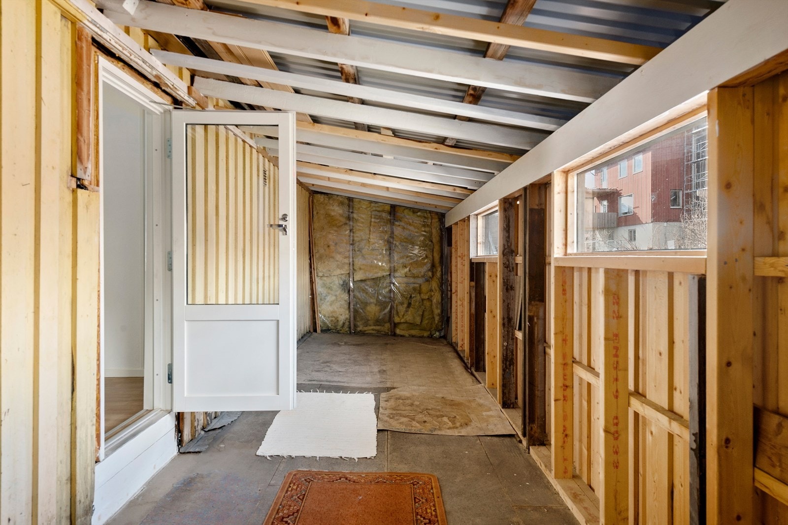 Uisolert lagringsrom 2.etasje, som du når via soverom 3. Galleribilde