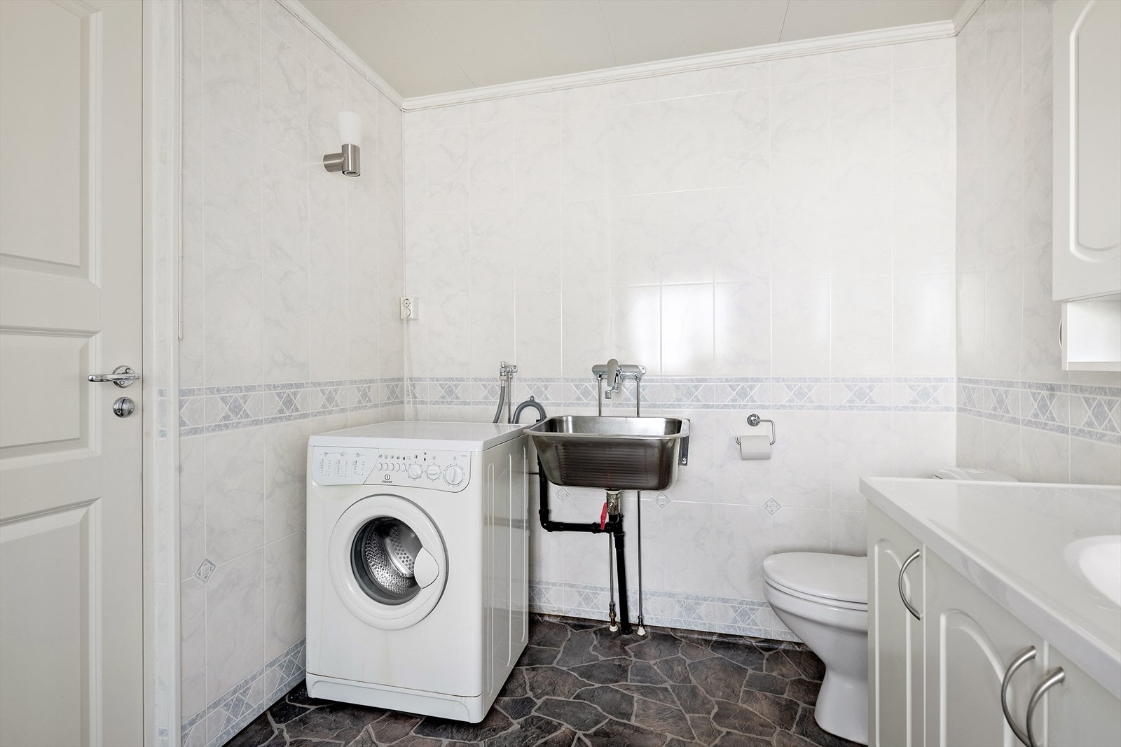 Bad i 1.etasje, annen vinkel. Galleribilde